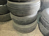 Partij landbouw- en industrie banden (circa 50 stuks) - afbeelding 27 van  29