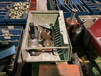 Partij landbouwmachine onderdelen en gereedschap - afbeelding 3 van  6