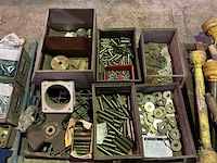 Partij landbouwmachine onderdelen - afbeelding 1 van  5