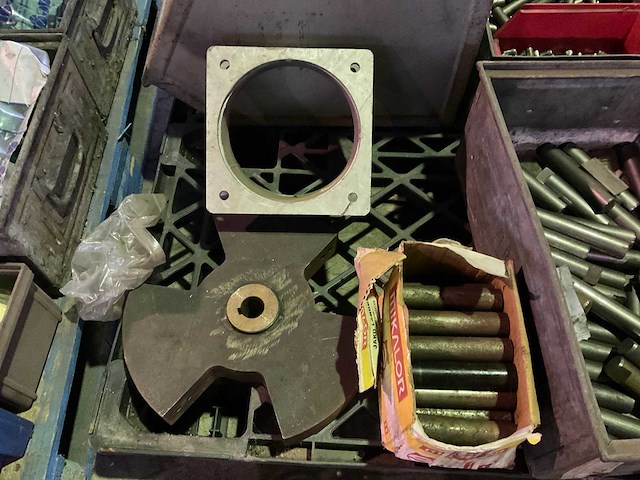 Partij landbouwmachine onderdelen - afbeelding 4 van  5