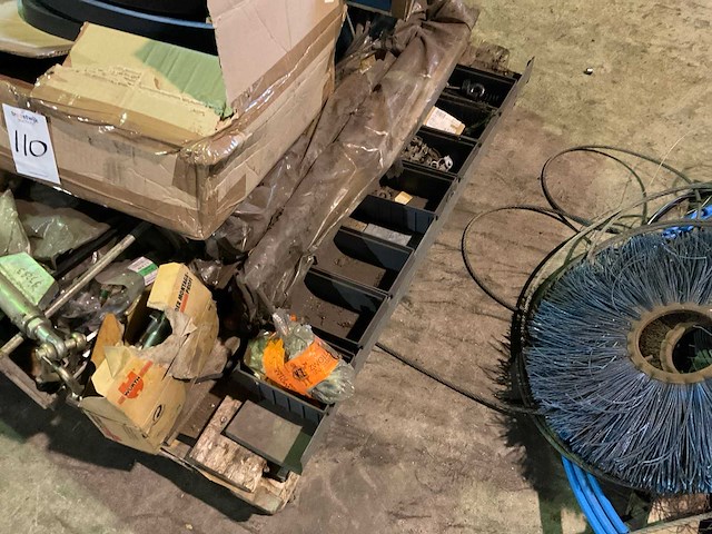 Partij landbouwmachine onderdelen - afbeelding 6 van  6