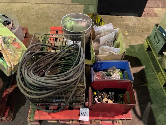 Partij landbouwmachine onderdelen - afbeelding 1 van  4