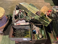 Partij landbouwmachine onderdelen - afbeelding 1 van  5