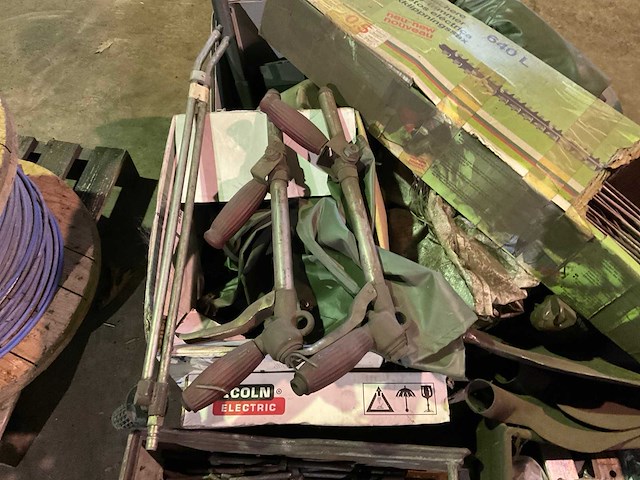 Partij landbouwmachine onderdelen - afbeelding 4 van  5