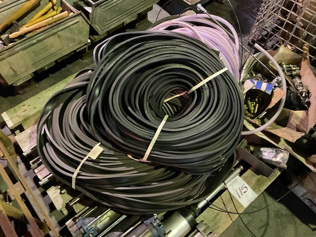 Partij landbouwmachine onderdelen - afbeelding 3 van  5