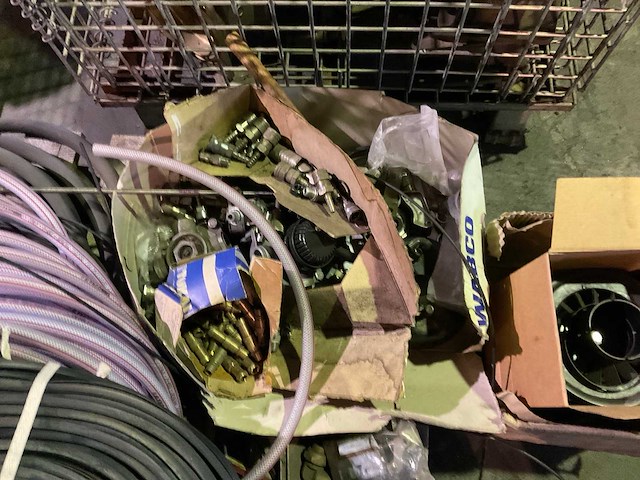 Partij landbouwmachine onderdelen - afbeelding 4 van  5