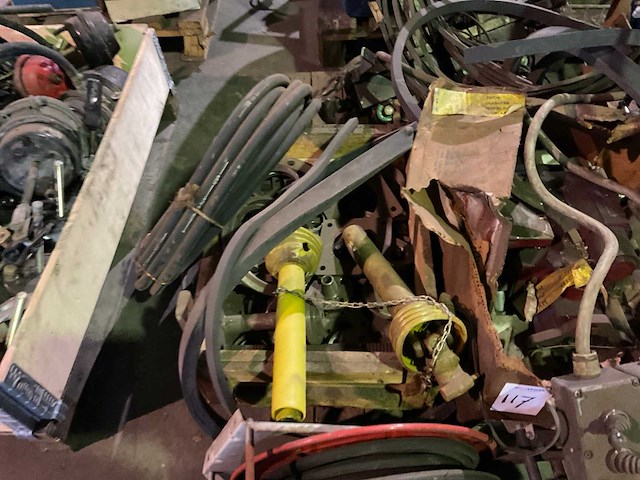 Partij landbouwmachine onderdelen - afbeelding 4 van  5