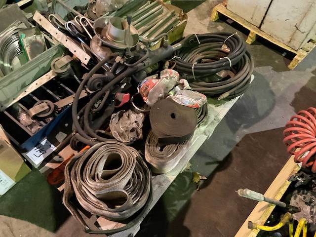 Partij landbouwmachine onderdelen - afbeelding 2 van  5