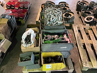 Partij landbouwmachine onderdelen - afbeelding 1 van  5
