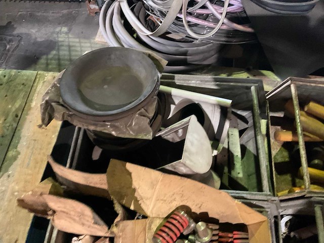 Partij landbouwmachine onderdelen - afbeelding 4 van  7