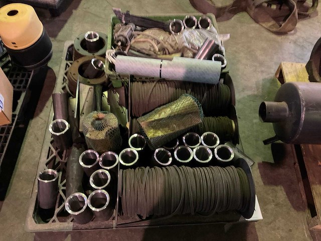 Partij landbouwmachine onderdelen - afbeelding 1 van  4