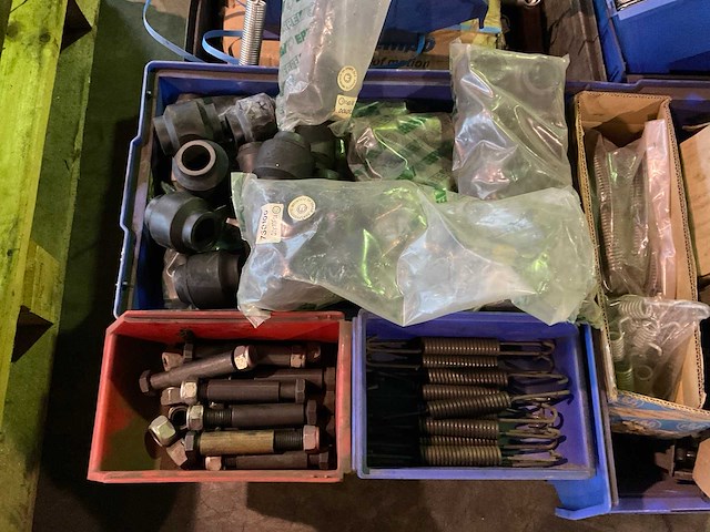 Partij landbouwmachine onderdelen - afbeelding 2 van  4