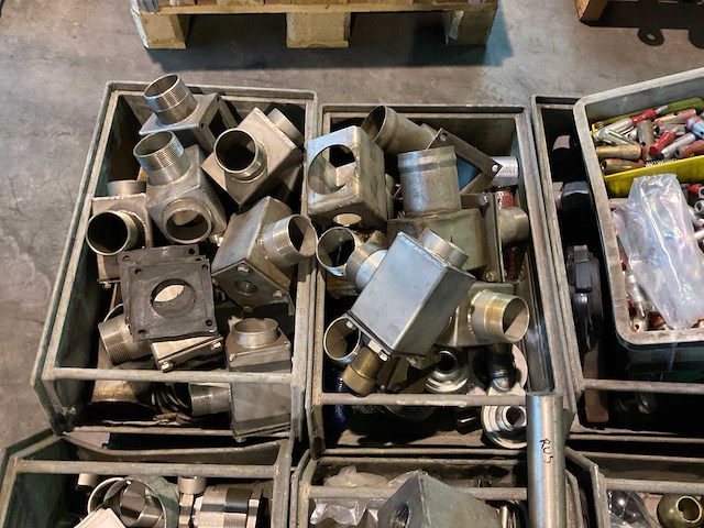 Partij landbouwmachine onderdelen - afbeelding 3 van  6