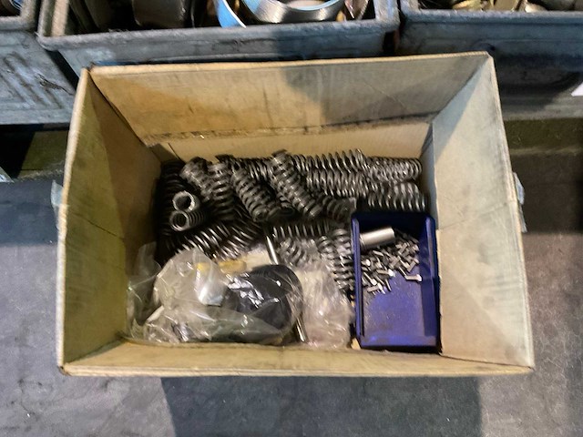 Partij landbouwmachine onderdelen - afbeelding 6 van  6