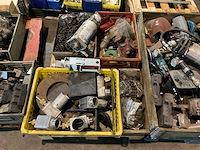 Partij landbouwmachine onderdelen - afbeelding 1 van  4