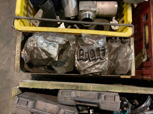 Partij landbouwmachine onderdelen - afbeelding 4 van  4