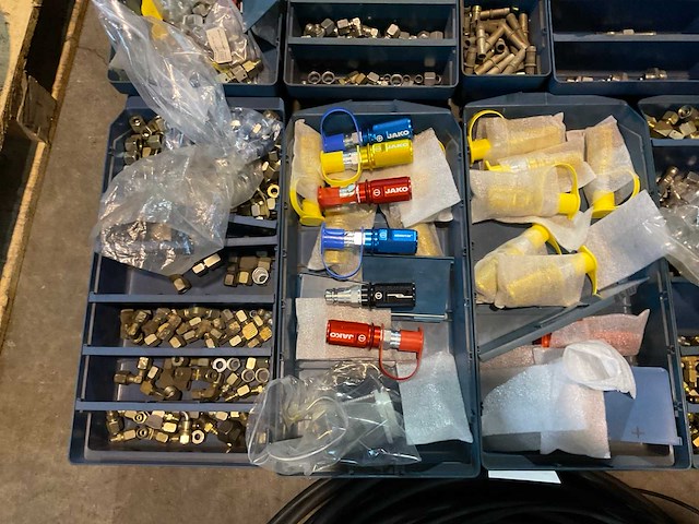 Partij landbouwmachine onderdelen - afbeelding 2 van  6