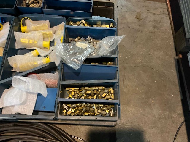 Partij landbouwmachine onderdelen - afbeelding 3 van  6