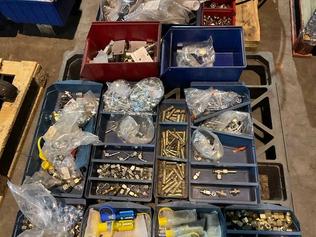 Partij landbouwmachine onderdelen - afbeelding 4 van  6