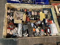 Partij landbouwmachine onderdelen - afbeelding 1 van  4