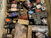 Partij landbouwmachine onderdelen - afbeelding 3 van  4