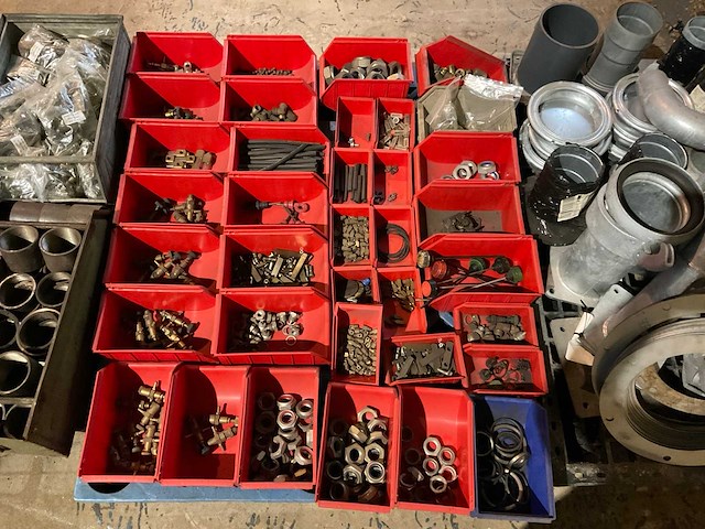 Partij landbouwmachine onderdelen - afbeelding 1 van  5