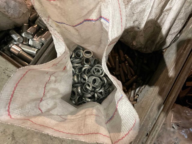 Partij landbouwmachine onderdelen - afbeelding 2 van  7