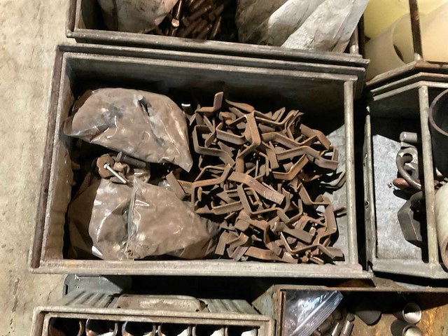 Partij landbouwmachine onderdelen - afbeelding 3 van  7