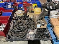 Partij landbouwmachine onderdelen - afbeelding 1 van  5