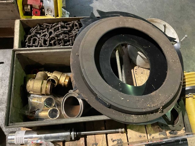 Partij landbouwmachine onderdelen - afbeelding 3 van  6