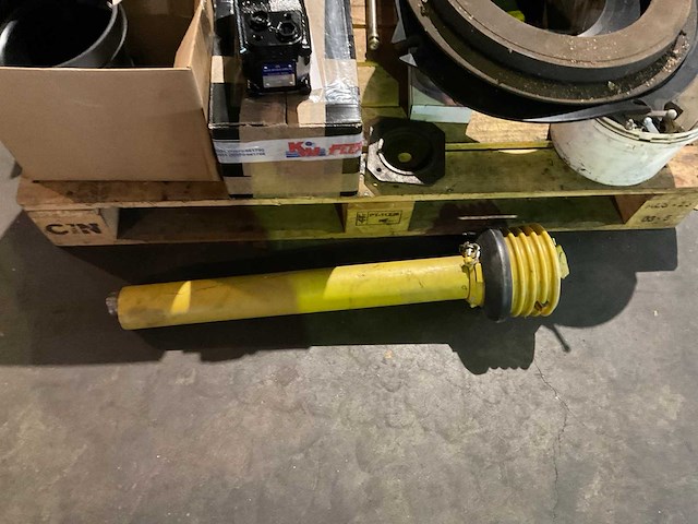 Partij landbouwmachine onderdelen - afbeelding 6 van  6
