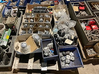 Partij landbouwmachine onderdelen - afbeelding 1 van  9