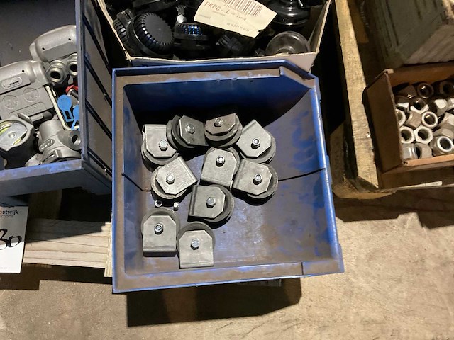 Partij landbouwmachine onderdelen - afbeelding 8 van  9