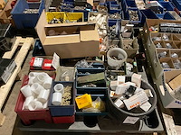 Partij landbouwmachine onderdelen - afbeelding 1 van  5