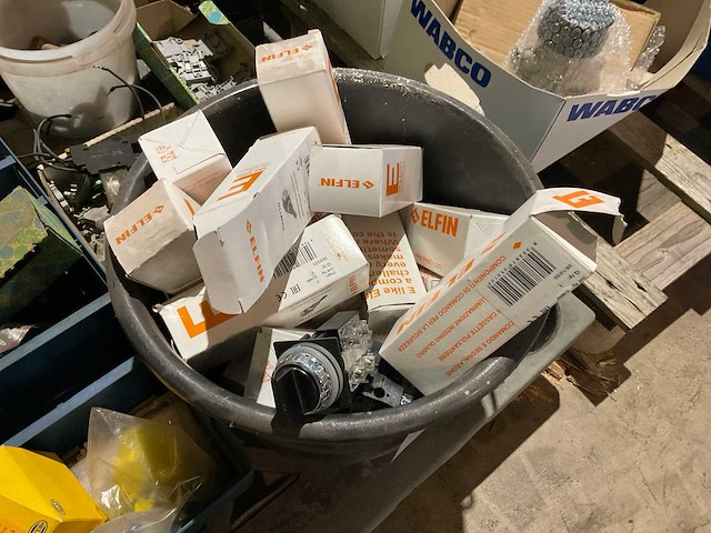 Partij landbouwmachine onderdelen - afbeelding 2 van  5