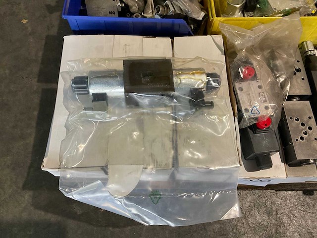 Partij landbouwmachine onderdelen - afbeelding 4 van  5