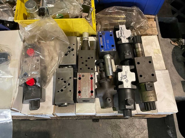 Partij landbouwmachine onderdelen - afbeelding 5 van  5