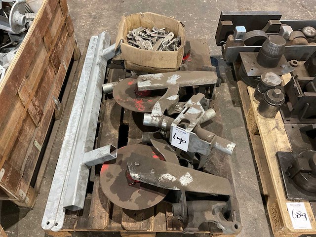 Partij landbouwmachine onderdelen - afbeelding 1 van  2