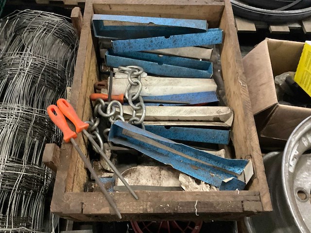 Partij landbouwmachine toebehoren en gereedschap - afbeelding 8 van  11