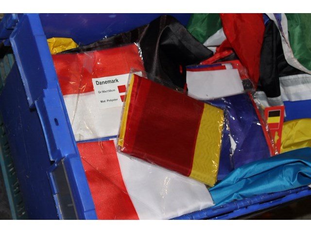 Partij landne vlaggen mix geleverd ruim 20 stuks - afbeelding 1 van  7
