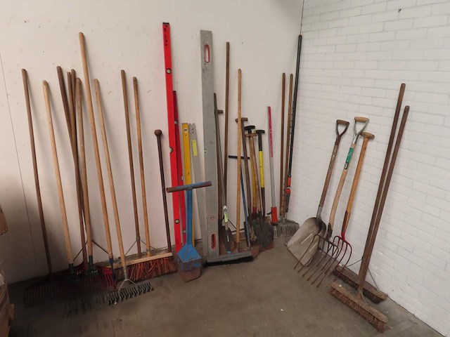 Partij langsteelgereedschap - afbeelding 1 van  6