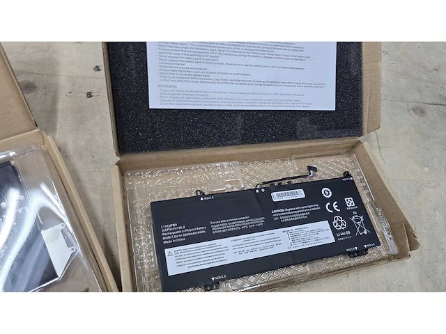 Partij laptop - batterijen en onderdelen - - afbeelding 5 van  7