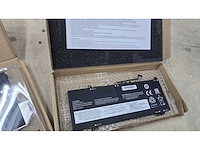 Partij laptop - batterijen en onderdelen - - afbeelding 5 van  7