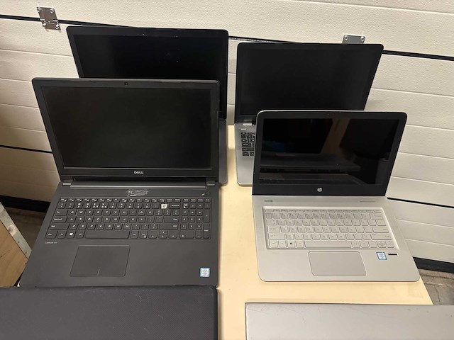 Partij laptops 6x - afbeelding 1 van  1