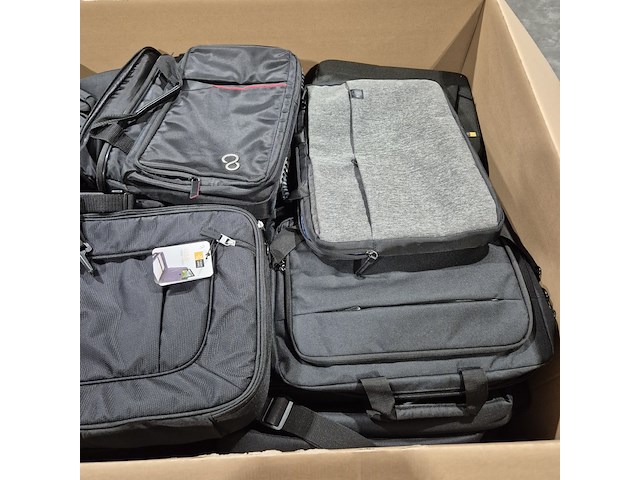 Partij laptoptassen - afbeelding 14 van  14