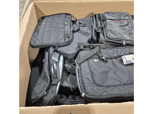 Partij laptoptassen - afbeelding 13 van  14