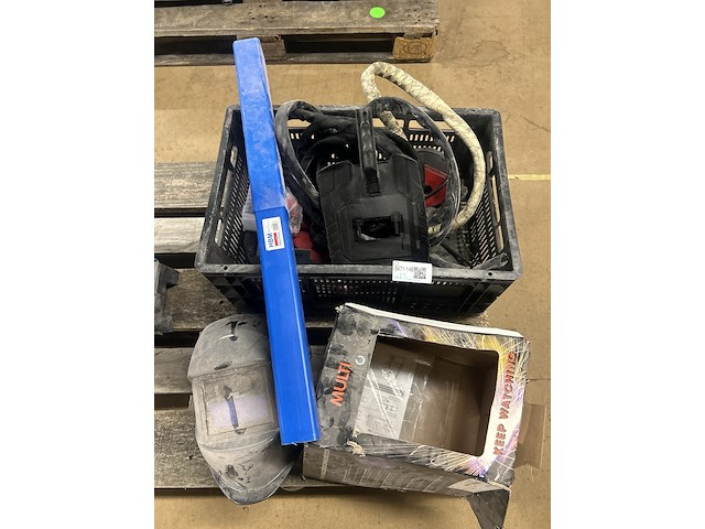 Partij lasapparatuur en toebehoren - afbeelding 1 van  9