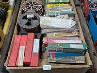 Partij lasbenodigdheden - afbeelding 1 van  12