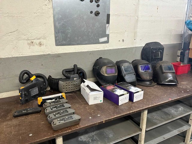 Partij lashelmen en adflo - afbeelding 1 van  12