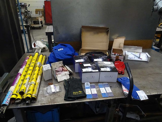 Partij lastoebehoren - afbeelding 1 van  13